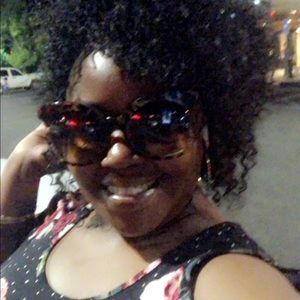 Meet your Posher, Lacey